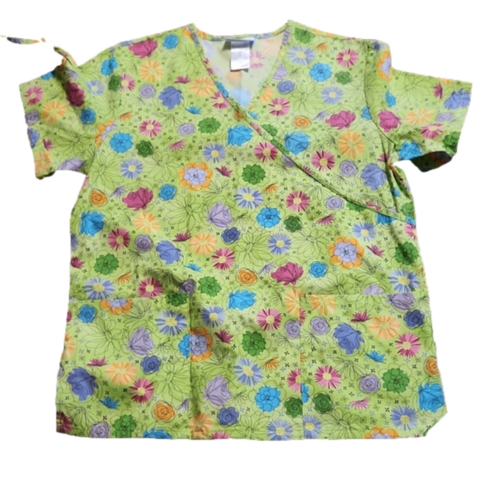 ♡Flower scrub top size medium